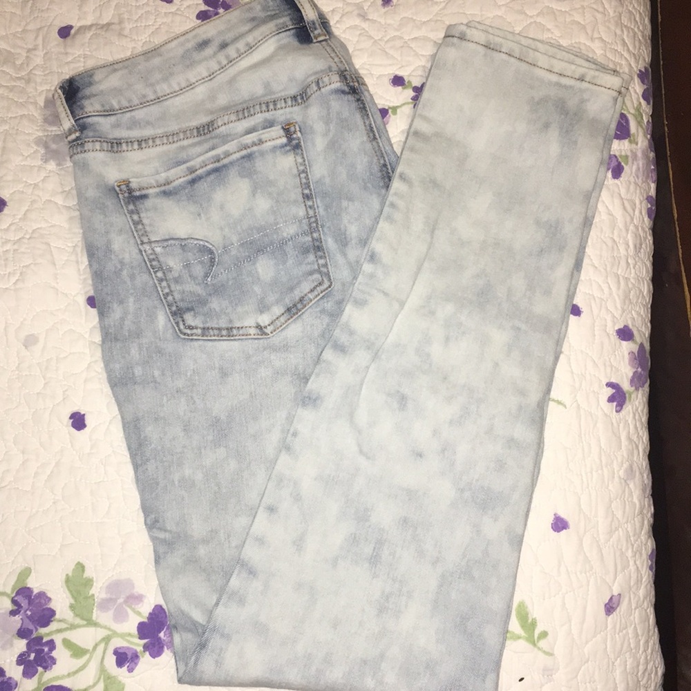 AE light wash jeans!